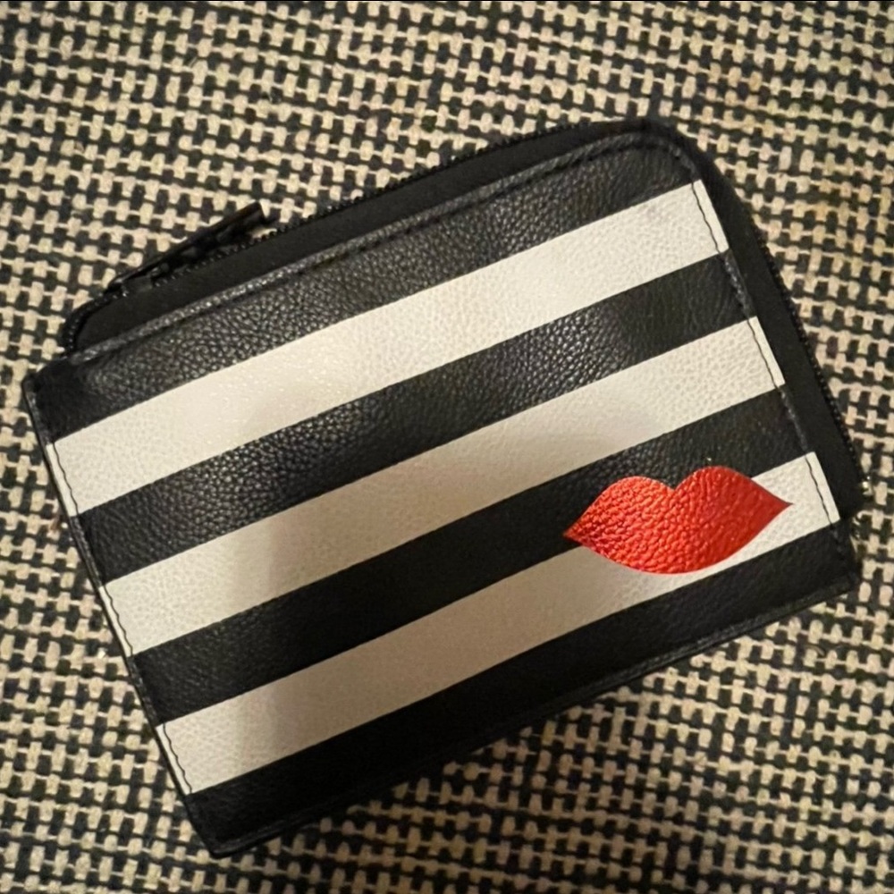 Sephora zip case with red lips